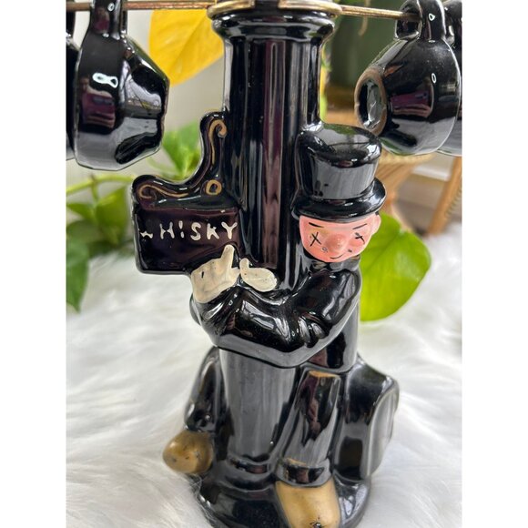 Vintage whisky decanter man pole streetlight sake sat shot glasses - Picture 4 of 7